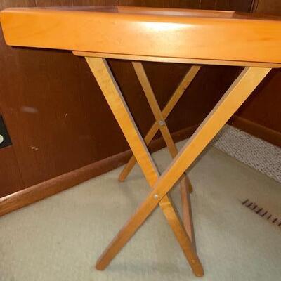 Lot 1007 - Wood TV tray
