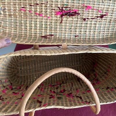 Lot 1012 -   Straw bag with embroidery