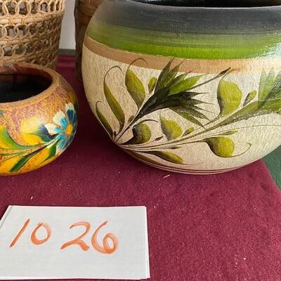 Lot 1026 - Pots and baskets