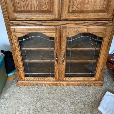 Lot 1028 - Entertainment Center. 