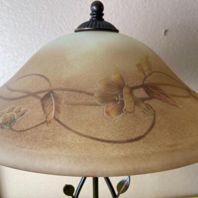 LOT 221. CONTEMPORARY METAL TABLE LAMP FLORAL PAINTED GLASS SHADE