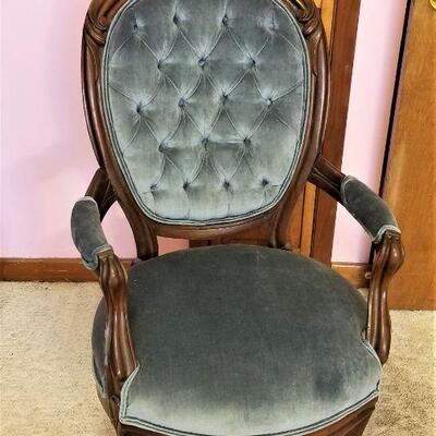 Lot #19  Antique Victorian Parlor Chair
