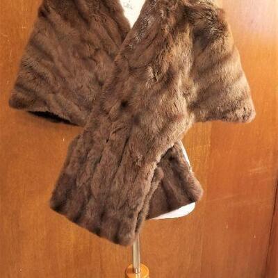 Lot #40  Vintage Fur Adjustable Wrap - good condition