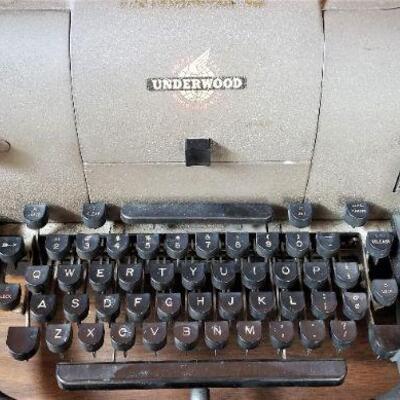 Lot #66 Vintage Underwood Typewriter with Cover