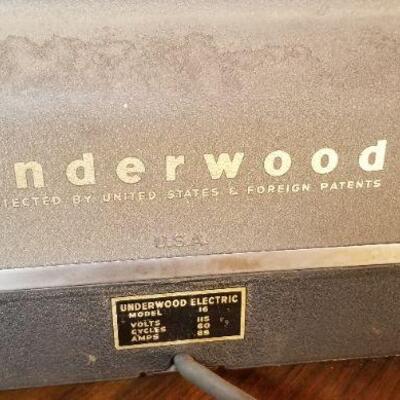 Lot #66 Vintage Underwood Typewriter with Cover
