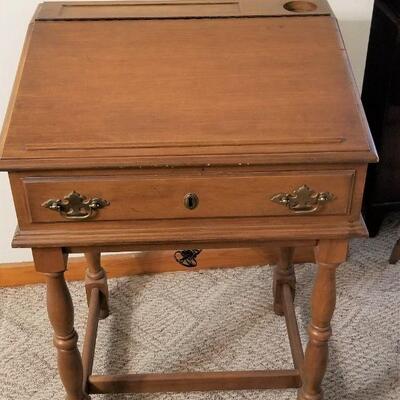 Lot #71  Vintage V.M. Sterophonic Am/Fm Tuner, Turntable