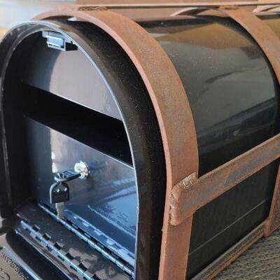 Mailbox w/Reinforced Steel Cage