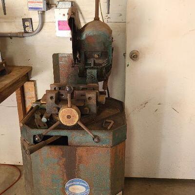 Marathon MC-250 Sawing Machine