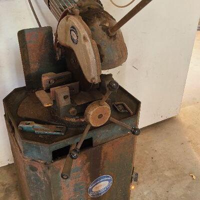 Marathon MC-250 Sawing Machine