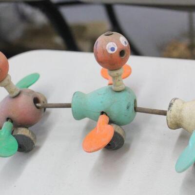 Lot 57 Vintage Wooden Fisher Price Ducks Toy