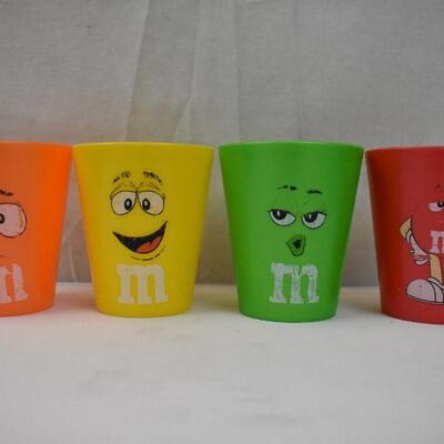 Children's Plasticware - 7 trays, 4 M&M cups, 1 sippy, 1 w/ straw