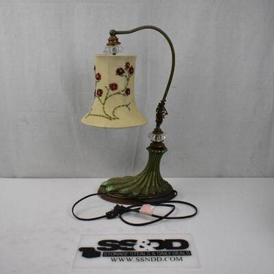 22 in tall Vintage Lamp with Floral Design - Doesn't Work