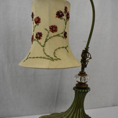 22 in tall Vintage Lamp with Floral Design - Doesn't Work