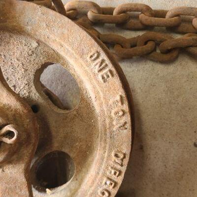 Chisholm Moore 1 Ton Hoist