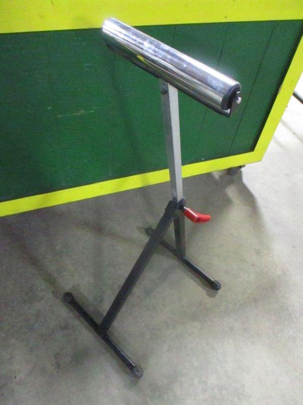 Lot 24 Craftsman Roller stand