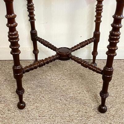 Mahogany Lamp Table with Turned Legs 