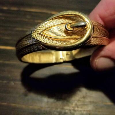 Misc. Jewelry (q)