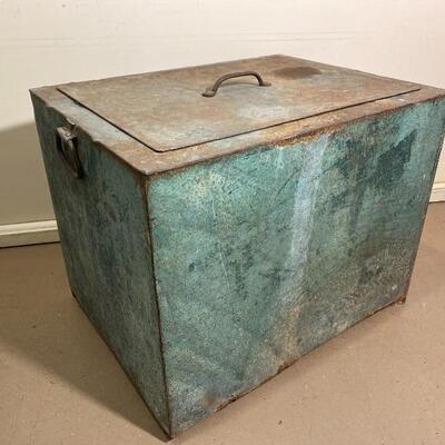 Lot# 112 s Vintage Insulated Steel Cooler Storage Box Industrial Steampunk 