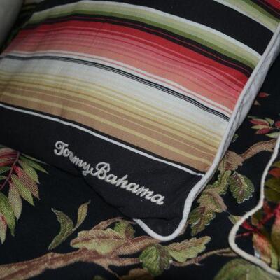 LOT 73 TOMMY BAHAMA KING SIZE BEDDING AND DECORATIVE PILLOWS
