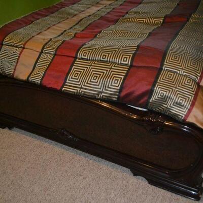LOT 94 QUEEN SIZE BED