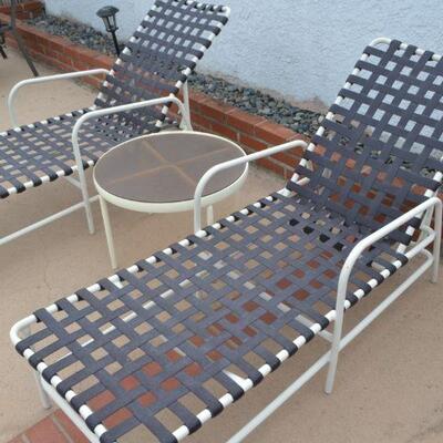 LOT 115 METAL AND STRAP PATIO LOUNGERS AND TABLE
