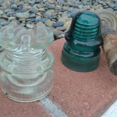 LOT 117  GLASS INSULATOR COLLECTION