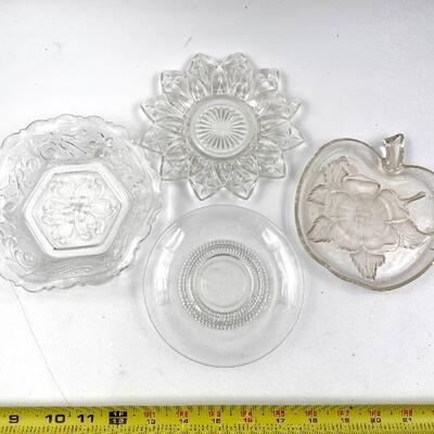 SMALL ASSORTED GLASS PLATES (LOT #10)