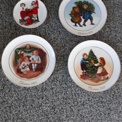 CHRISTMAS PLATES 