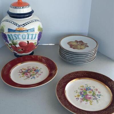 BAVERIAN PLATES & BISCOTTI JAR
