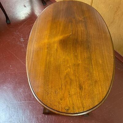 Oval walnut Table