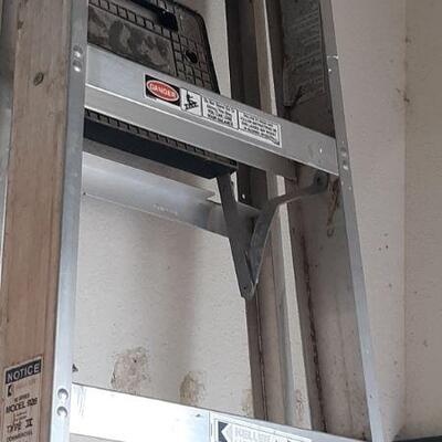 COMMERCIAL ALUMINUM LADDER & PAINTING SUPPLIES
