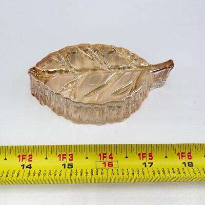 SIMON DESIGNS AMBER SHIMMER CRYSTAL LEAF PAPERWEIGHT (LOT #29)
