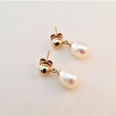 Lot #173  Pair of 10kt Gold & Freshwater Pearl Earrings