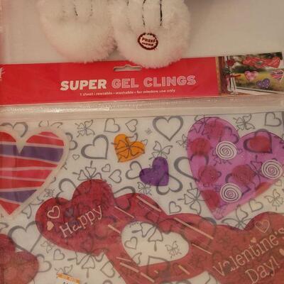 Lot 21: NEW Animated Valentine's Snoopy, Heart Bowls (2), Fun Dough, Treat Bags, Window Gels and Crazy Straws