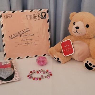 Lot 23: NEW Valentine's Bracelet, Shoe Clips, Gloss, Scarf and Plushie