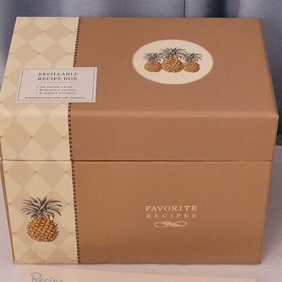 Lot 28: New Pineapple Wine Stopper, Recipe Box and Vintage Basket