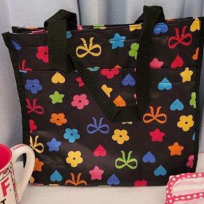 Lot 31: NEW Tote Bag, Kitchen Towels & Hot Pad, Book and Coffee Mug