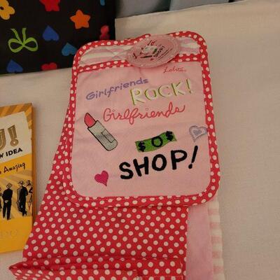 Lot 31: NEW Tote Bag, Kitchen Towels & Hot Pad, Book and Coffee Mug