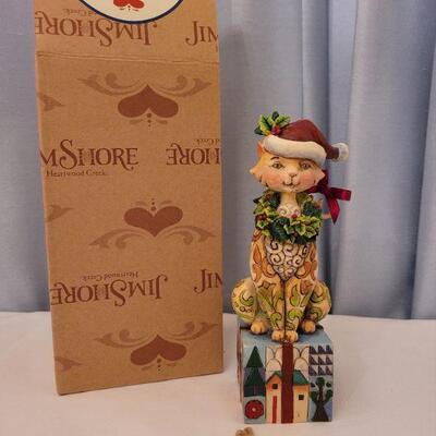 Lot 38: NEW Jim Shores Christmas Cat