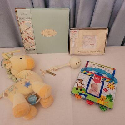 Lot 39: NEW Baby Gifts