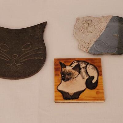 Lot 42: Kitty Tiles and Soap Dish
