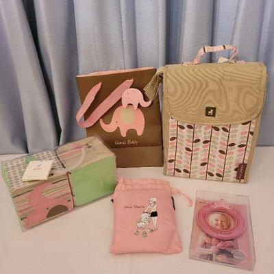 Lot 49: New Gund Baby Blocks, Bottle Tote, Gift Bag, Magnet 