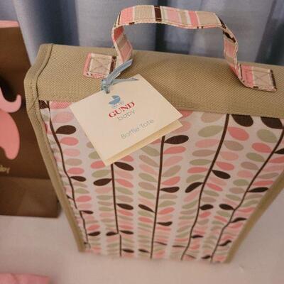 Lot 49: New Gund Baby Blocks, Bottle Tote, Gift Bag, Magnet 