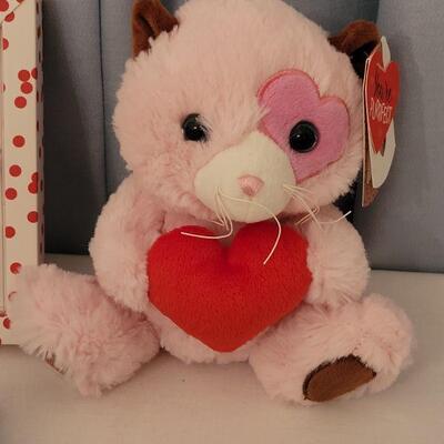 Lot 58: New Valentine's Day Socks, Bling Heart Key Chain, Drink Container & Plushie 
