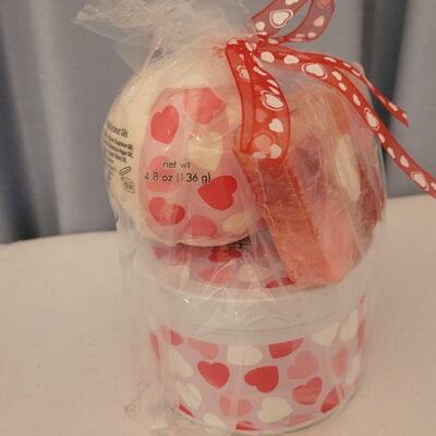 Lot 65. New Coffee Mugs, Bling Heart Keychain, Soap, Bath Ball & Candle Lot