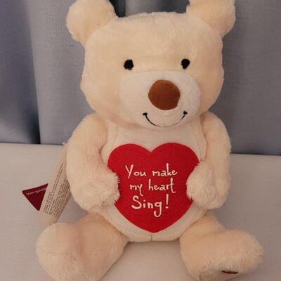 Lot 66:  New Valentine's Day Melting Bears, Animated Bear and Bear in Large Mug