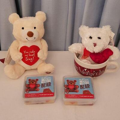 Lot 66:  New Valentine's Day Melting Bears, Animated Bear and Bear in Large Mug