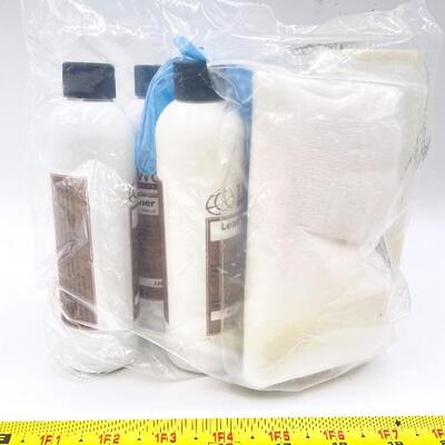 LEATHER CLEANING KIT (LOT #30)