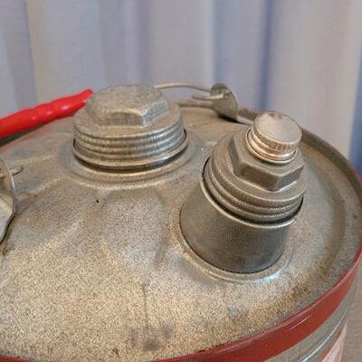 Lot 90: Vintage New OLD IRONSIDE 2 1/2 Gallon Gas Can (Appears Unused)