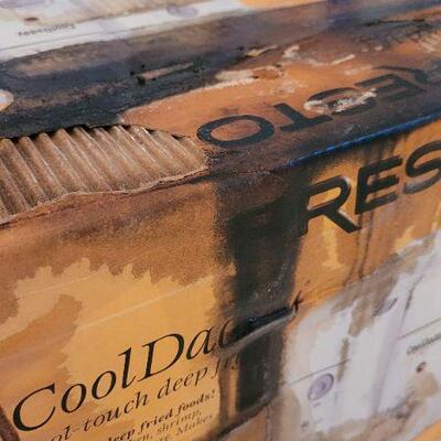 Lot 95: New PRESTO Cool Daddy Cool Touch Deep Fryer